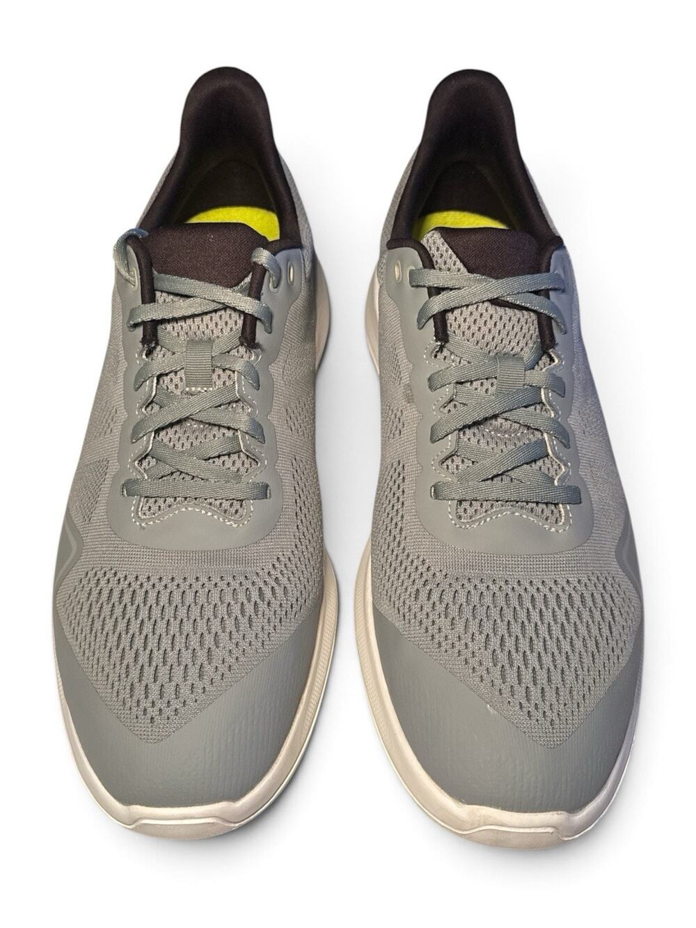 Footjoy FJ Flex Men's 9.5 M Gray/White Spikeless Golf Shoes 56142 EUC